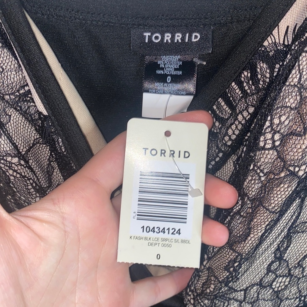 🎲NWT Torrid black lace top! - Picture 4 of 8
